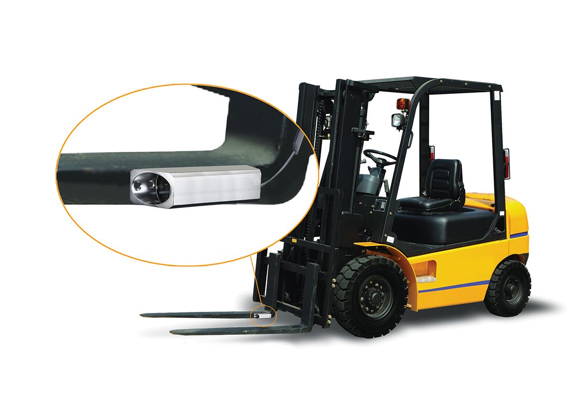 Wireless camera for forklift